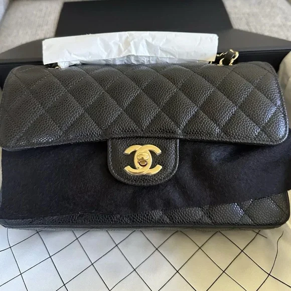 Chanel Black Quilted Leather Bag - Picture 2 of 9